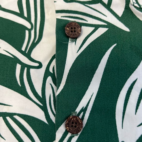 Traded Boys RJC Hawaii aloha shirt / Hawaiian shirt. Made in Hawaii. Green/White - Picture 4 of 5